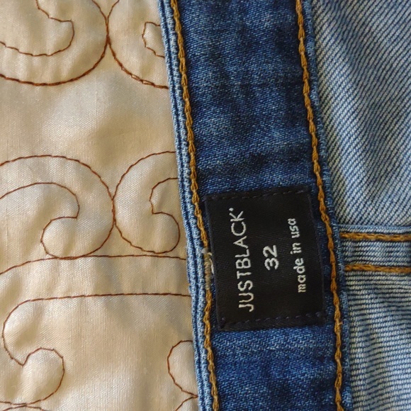 Just black, jean shorts. Great condition. Size 32. - Picture 3 of 5